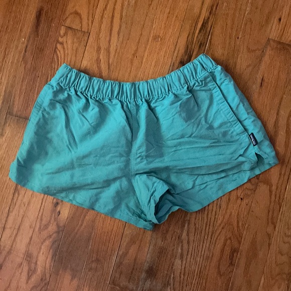 Patagonia Barely Baggies - Picture 1 of 3